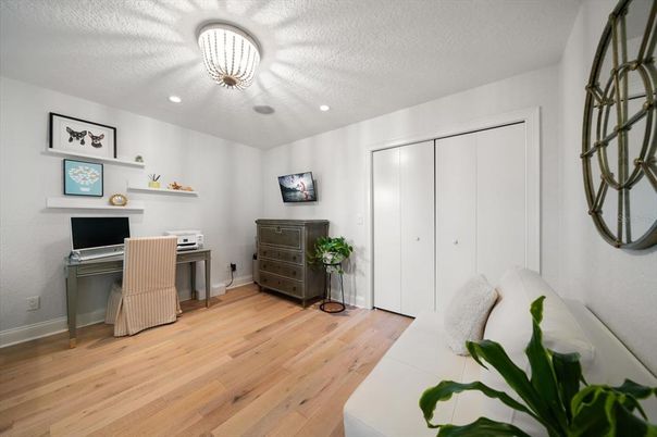 Home Office, Interior, Recessed Lighting, Wood Texture Flooring