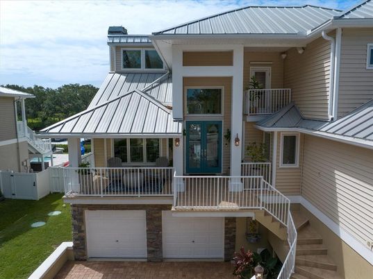 Attached, Exterior, Facade, None