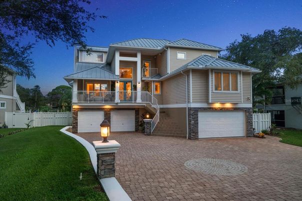 Attached, Exterior, Facade, Raised Ranch