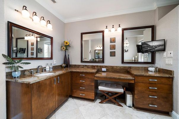 Bathroom, Dual Sink Vanities, Interior
