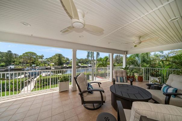 Exterior, Recessed Lighting, Water