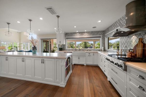 Interior, Kitchen, Pendant Lights, Recessed Lighting, Wood Texture Flooring
