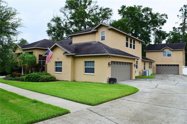 Attached, Backyard, Exterior, Facade, American Craftsman
