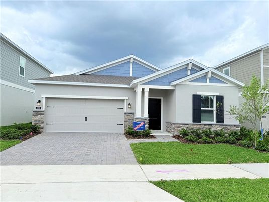Attached, Exterior, Facade, American Craftsman