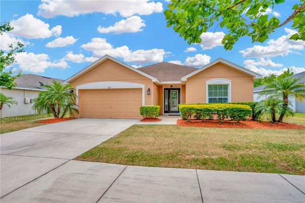 Attached, Exterior, Facade, Ranch