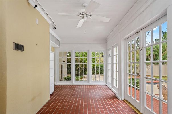 Empty room, Interior, Sun Room