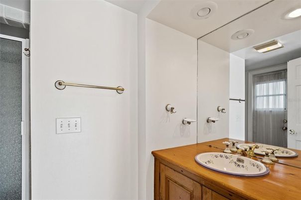 Bathroom, Interior, Recessed Lighting