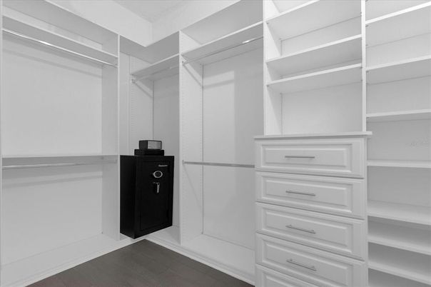 Interior, Walk-in Closets, Wood Texture Flooring