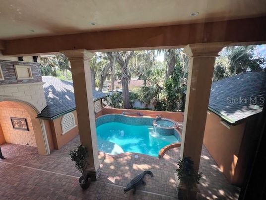 Exterior, Pool