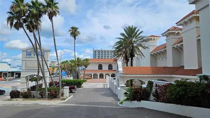Exterior, Facade, Mediterranean
