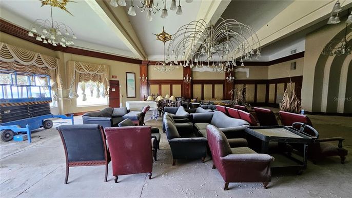 Chandelier, Interior, Living room