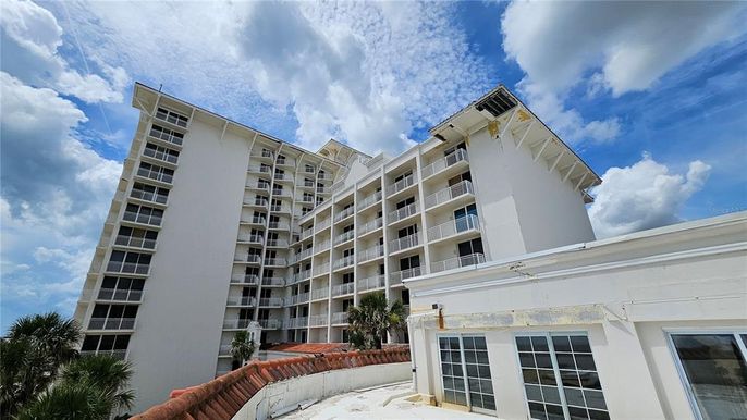 Exterior, Facade, Condo Building