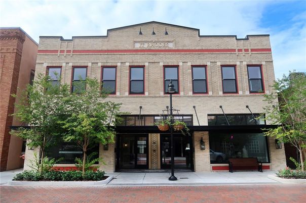 Exterior, Facade, Brick Facade, Rowhouse