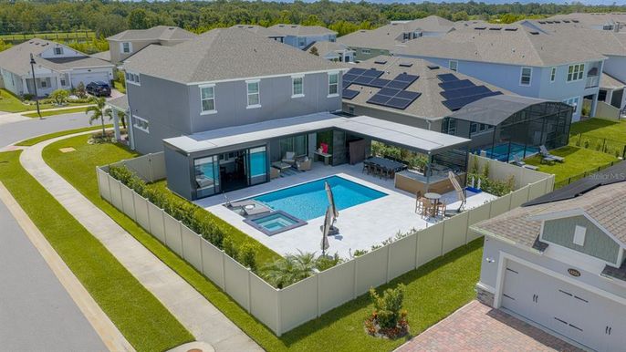 Exterior, Drone