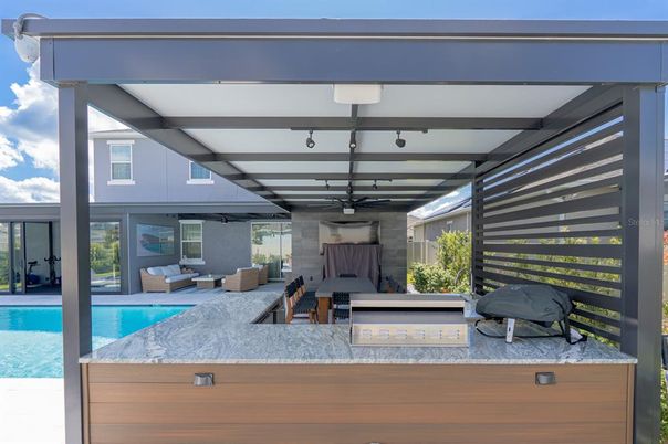 Exterior, Pool