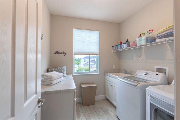 Interior, Washer, Wood Texture Flooring