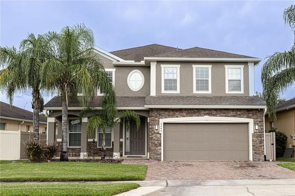 Attached, Exterior, Facade, Ranch