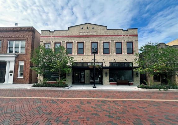 Exterior, Facade, Brick Facade, Rowhouse