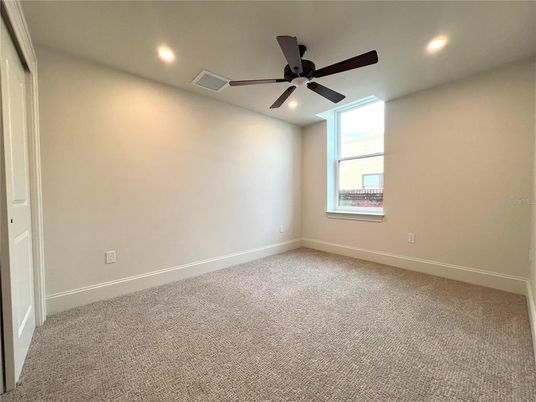 Empty room, Interior, Recessed Lighting