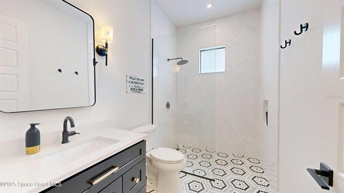 Bathroom, Interior, Recessed Lighting