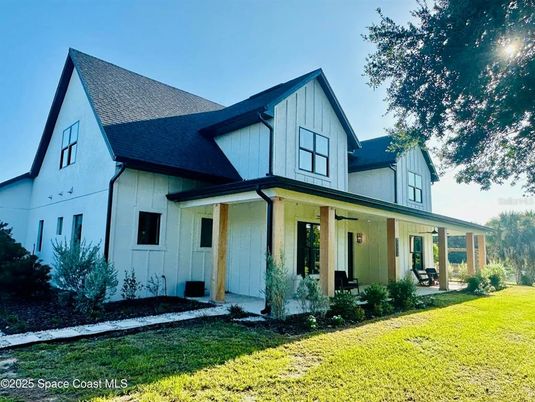 Exterior, Facade, Farmhouse