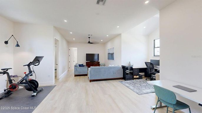 Fitness Equipment, Home Office, Interior, Living room, Recessed Lighting, Wood Texture Flooring
