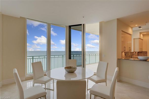 Dining room, Interior, Recessed Lighting, Water