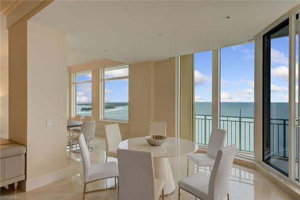 Dining room, Interior, Recessed Lighting, Water