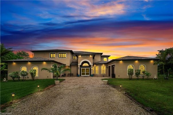 Backyard, Exterior, Facade, Mediterranean
