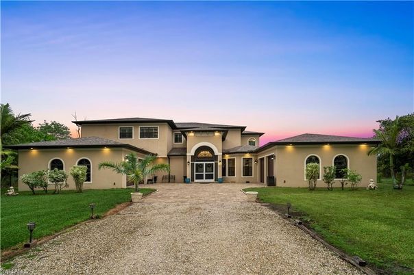 Backyard, Exterior, Facade, Mediterranean