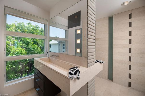 Bathroom, Interior, Recessed Lighting