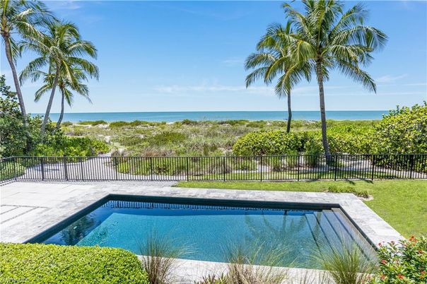 Exterior, Pool, Water
