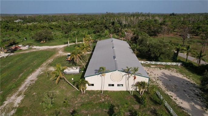 Exterior, Drone