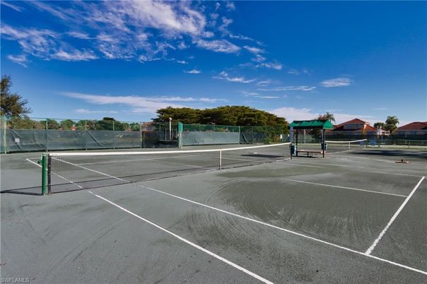 Exterior, Tennis Courts