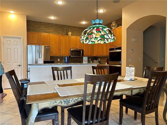 Dining room, Interior, Kitchen, Pendant Lights, Recessed Lighting, Stainless Steel Appliances