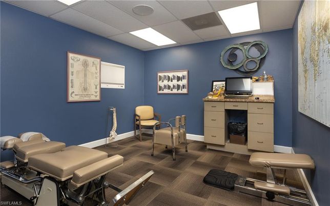 Fitness Equipment, Interior, Recessed Lighting, Wood Texture Flooring