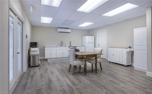 Dining room, Interior, Kitchen, Recessed Lighting, Wood Texture Flooring