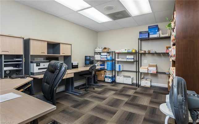 Home Office, Interior