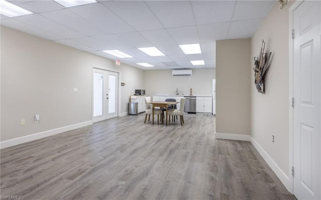 Dining room, Interior, Kitchen, Recessed Lighting, Wood Texture Flooring