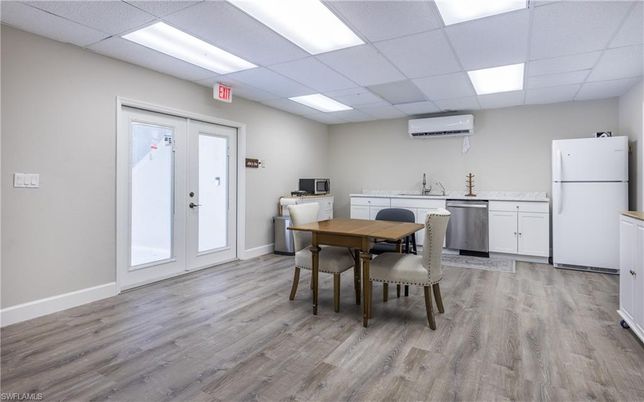 Dining room, Interior, Kitchen, Recessed Lighting, Wood Texture Flooring