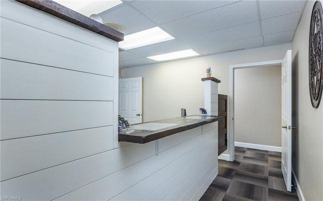 Bathroom, Interior, Recessed Lighting, Wood Texture Flooring