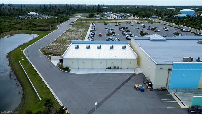 Exterior, Drone