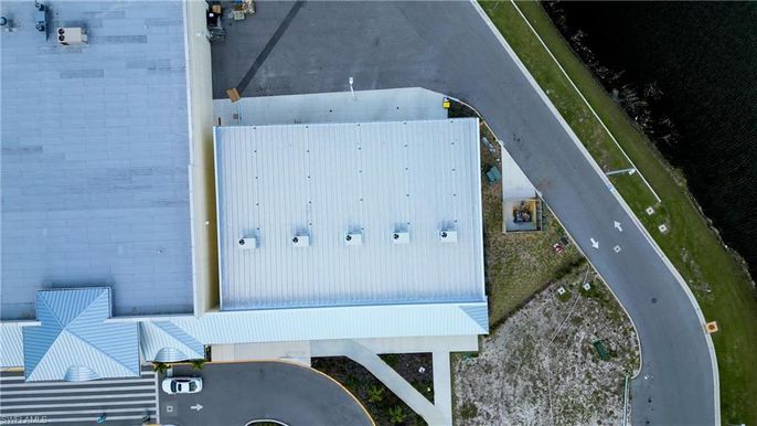 Exterior, Drone