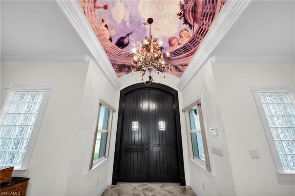 Chandelier, Interior