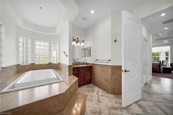 Bathroom, Interior, Recessed Lighting
