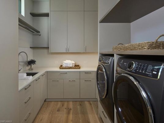 Interior, Washer, Wood Texture Flooring