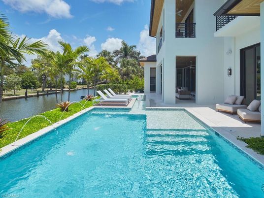 Exterior, Pool, Water