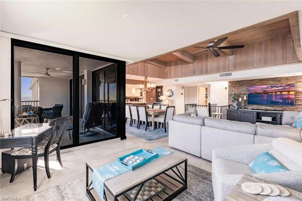 Dining room, Interior, Living room, Pendant Lights, Stone Walls, Wooden Beams, Wooden Ceilings