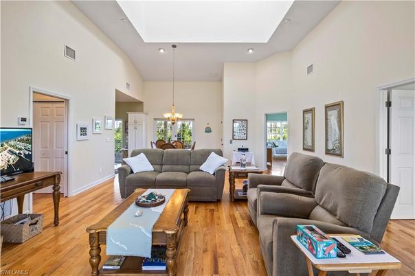Chandelier, Dining room, Interior, Living room, Recessed Lighting, Wood Texture Flooring