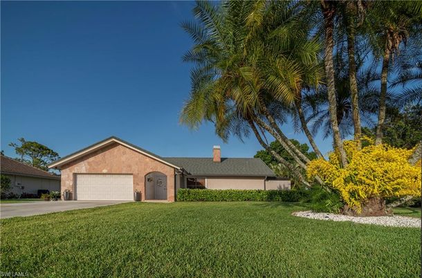 Attached, Backyard, Exterior, Facade, Brick Facade, Ranch